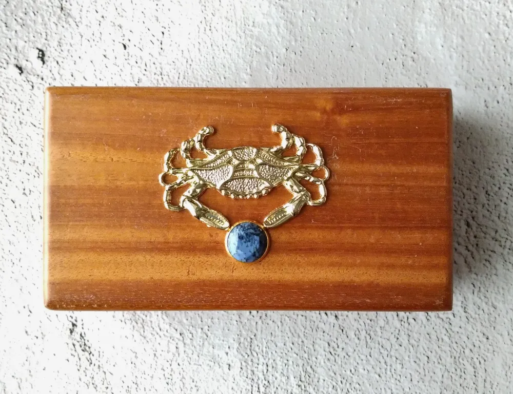 Crab Lapis Lazuli  Mahogany Box