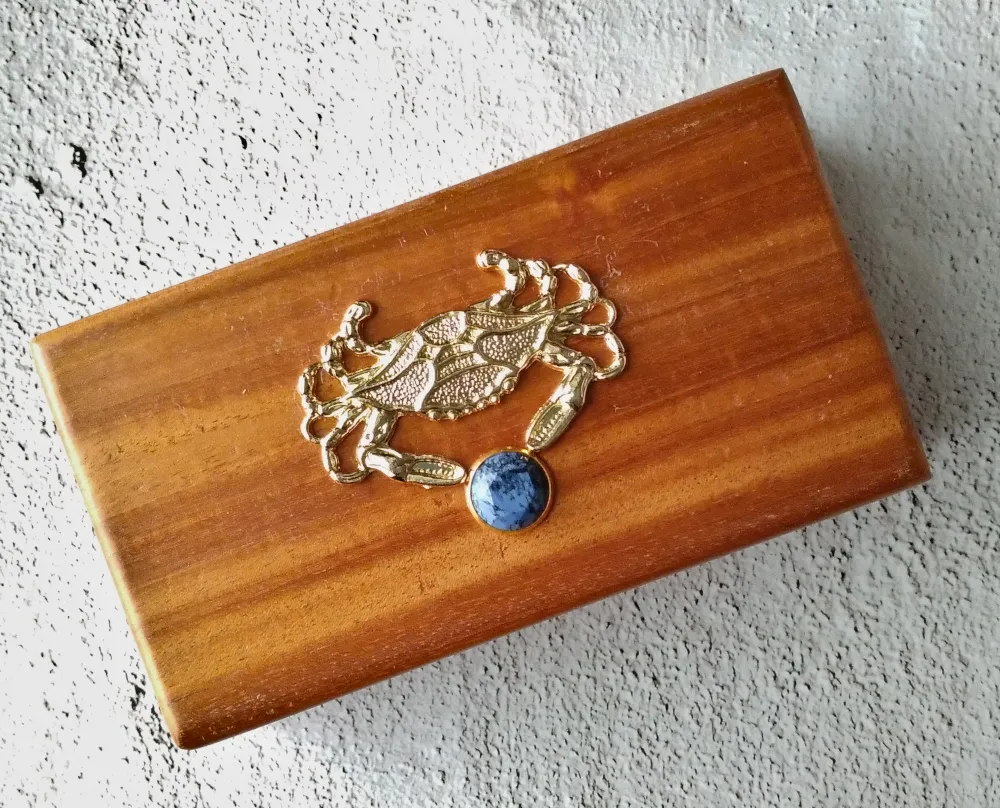 Crab Lapis Lazuli  Mahogany Box