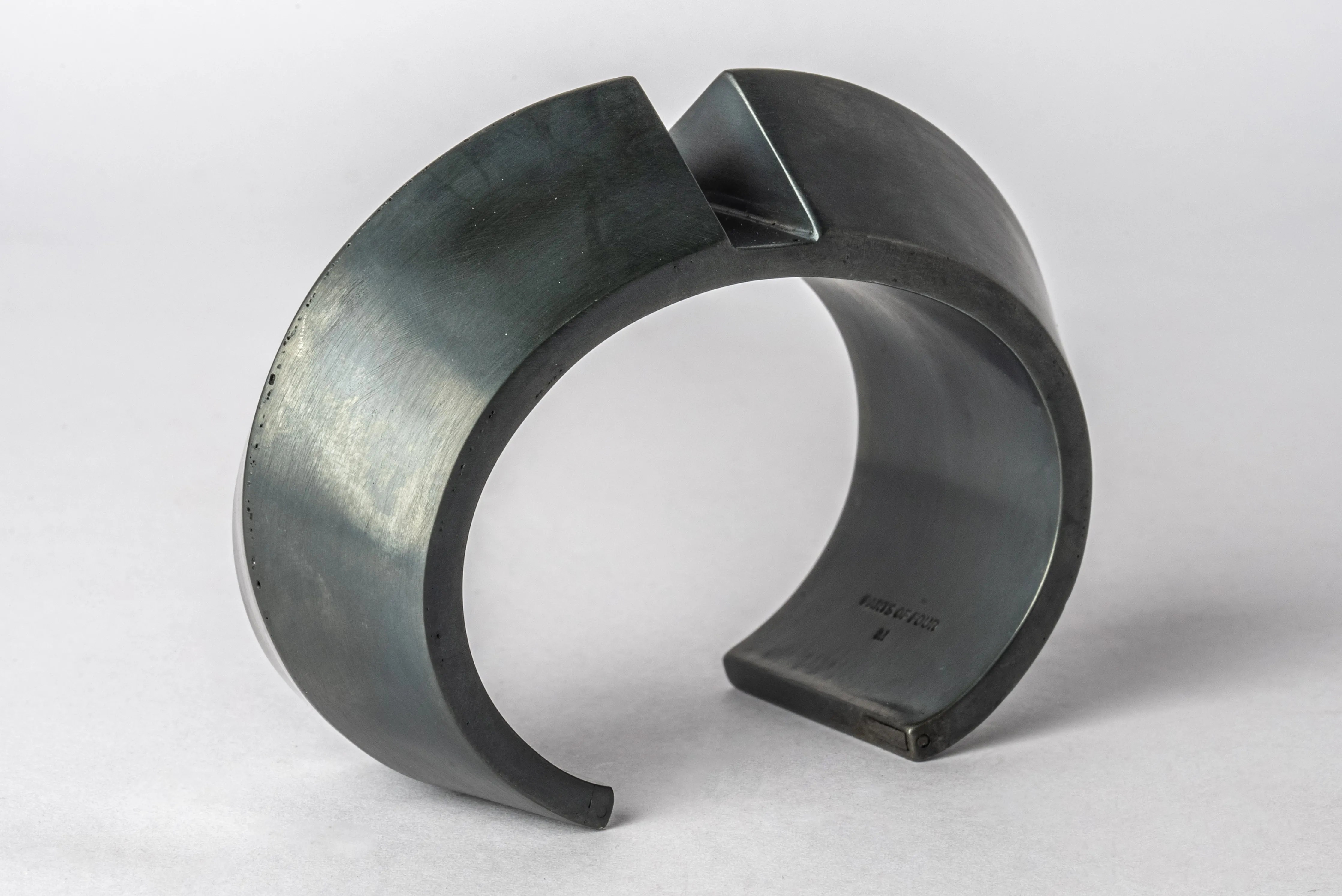 Crescent Rift Bracelet (Wedge Var., 30mm, KAS)